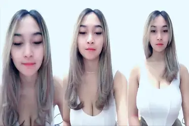 Bokep Indo Ulyaaa Host MangoLive Mendesah